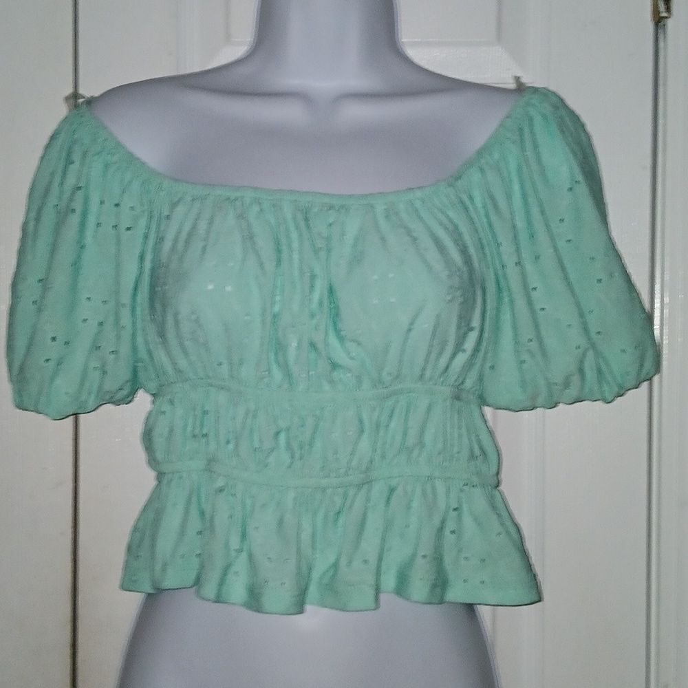 Versona mint green eyelet cropped blossom sleeve blouse top  Sz M NWOT